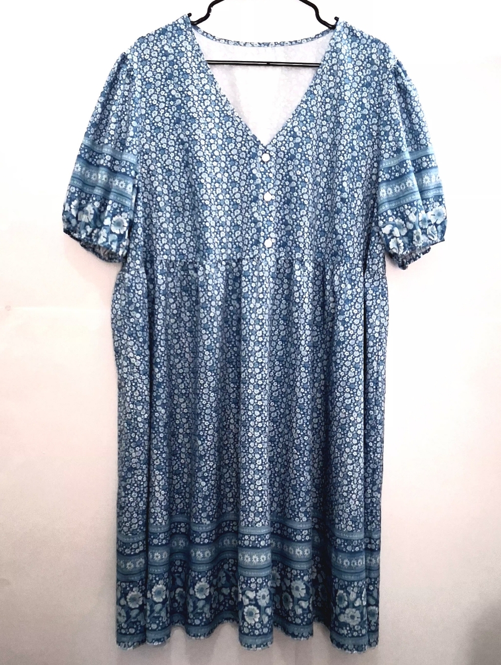 Light Blue Floral V-Neck Midi Dress with Puff Sleeves Fit XXL Size Label 3XL